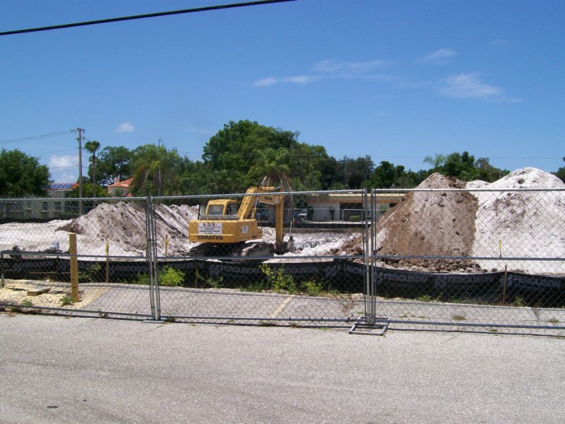 foundationdigging3.jpg